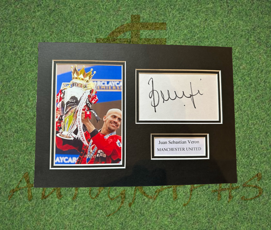 Juan Sebastian Veron Signed Manchester United Presentation Display Mount