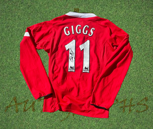 Ryan Giggs Signed Manchester United Football Club 2004/06 Home Shirt Long Sleeved